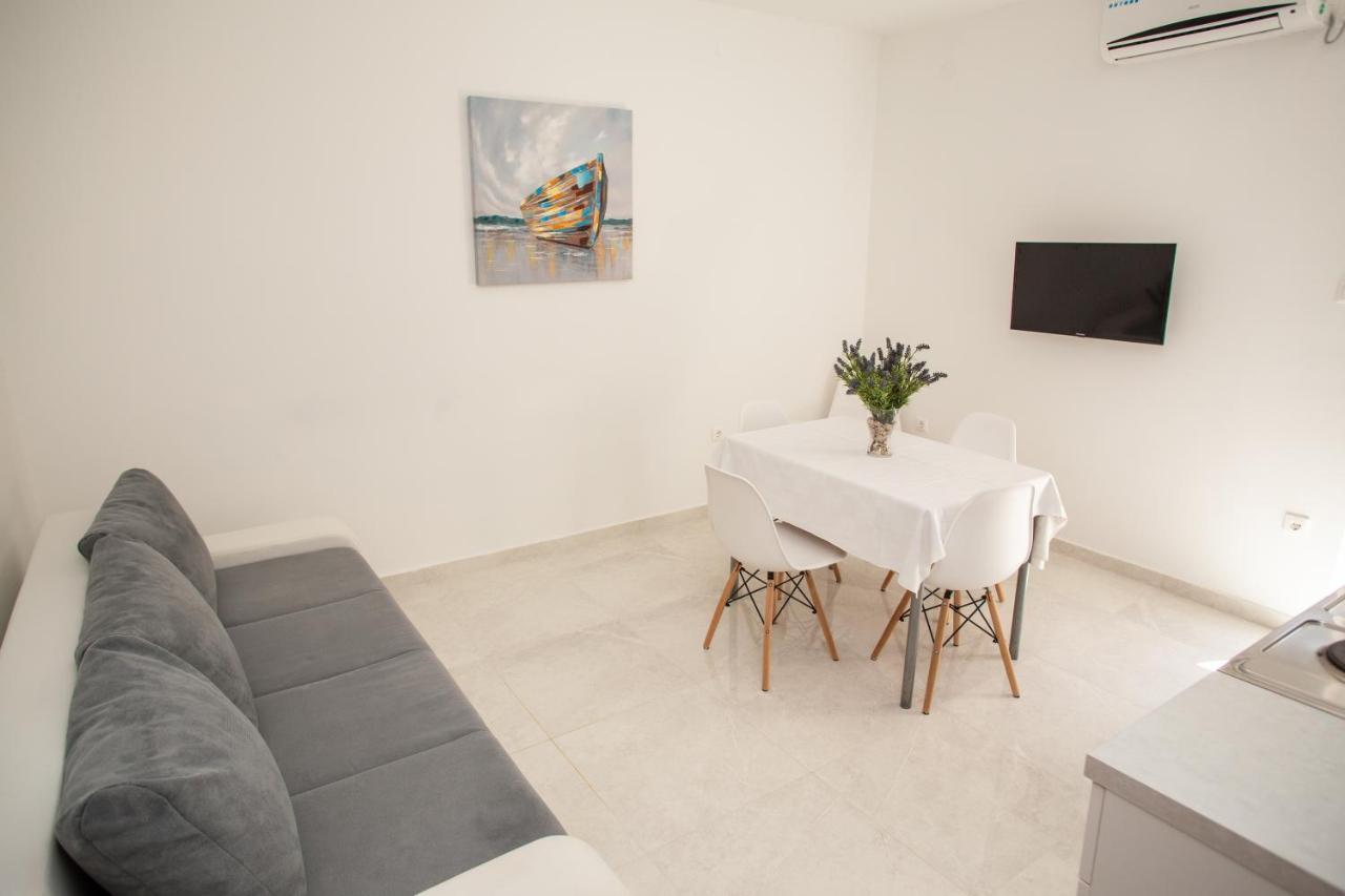 נובליה Apartment Katarina מראה חיצוני תמונה